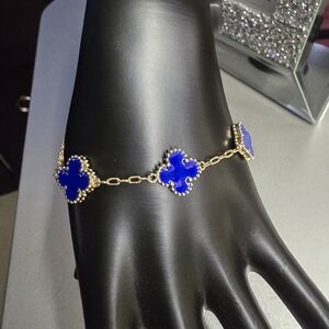 Gold Chain Bracelet with Blue Clover Motifs
